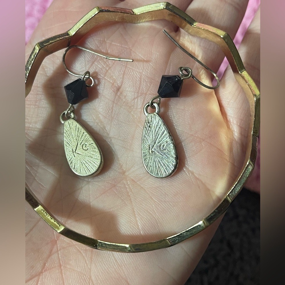 KC Kenneth Cole Signed Black Enamel dangle earrings black Gold zigzag bracelet‌‌ - Picture 3 of 3